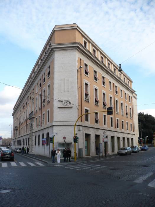 La sede del Credito Artigiano in via della Conciliazione a Roma